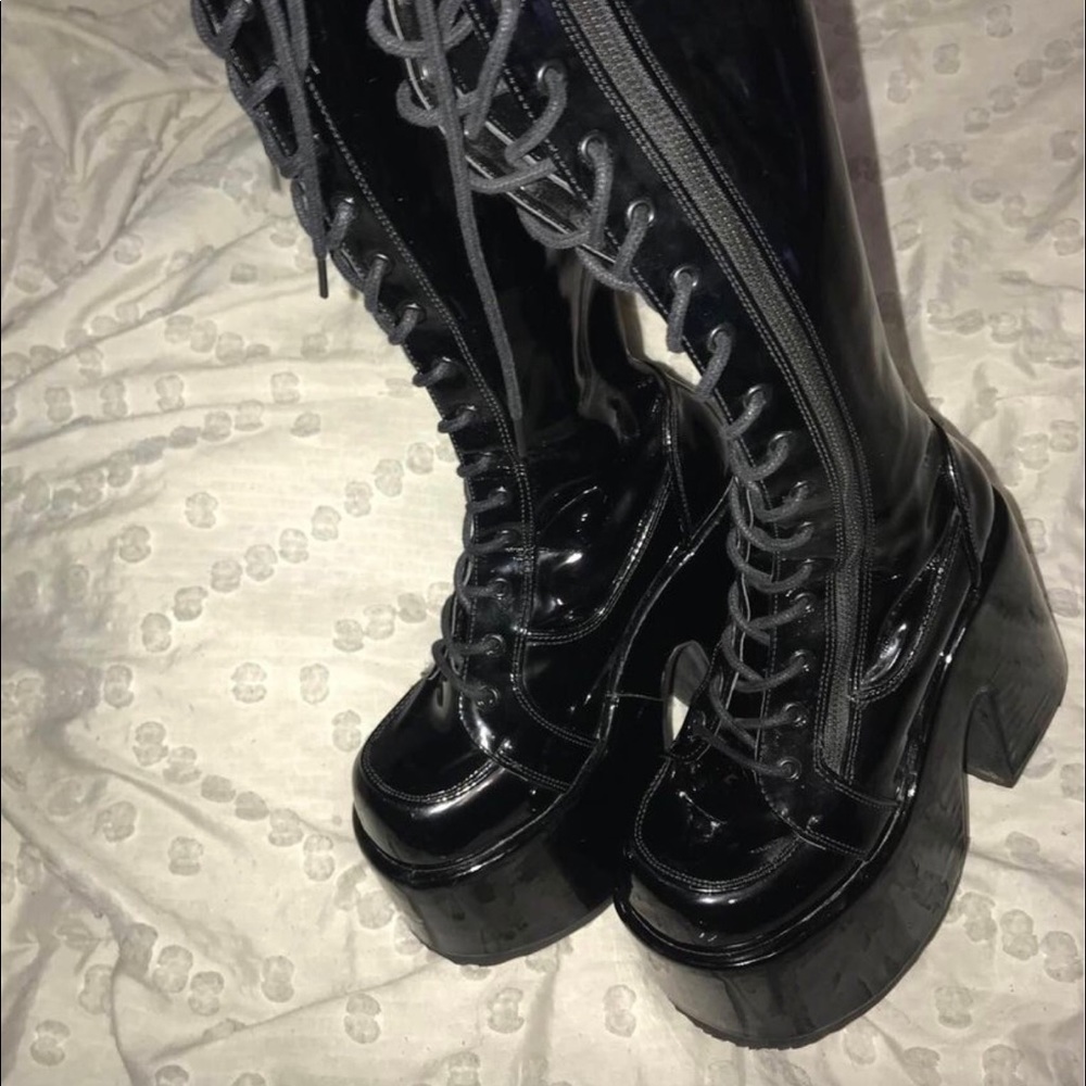 Demonias - size 7 - CAMEL-300